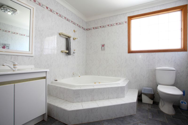 Top Bathtub Installation Companies in Clearwater Beach, FL